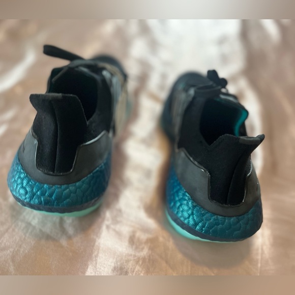 Adidas ocean plastic Primeknit Ultraboost 22 - Picture 8 of 9